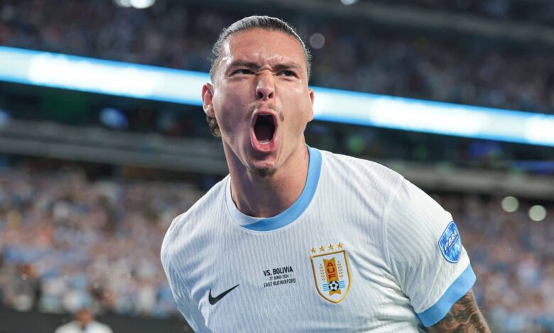 Darwin Núñez iguala recorde de quase 100 anos em goleada do Uruguai