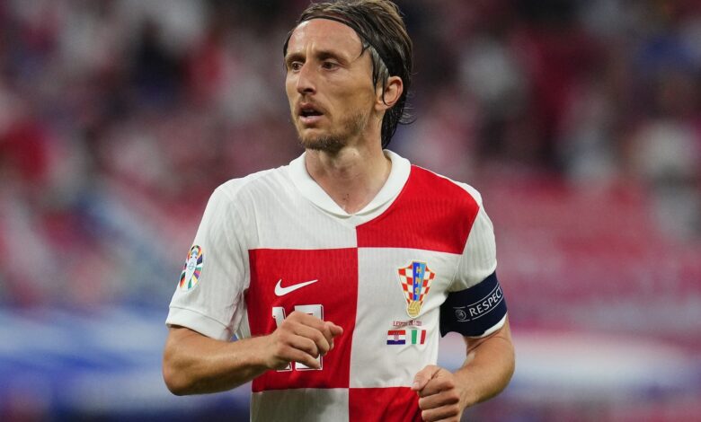 Desolado com tropeço na Euro, Modric responde sobre aposentadoria da Croácia